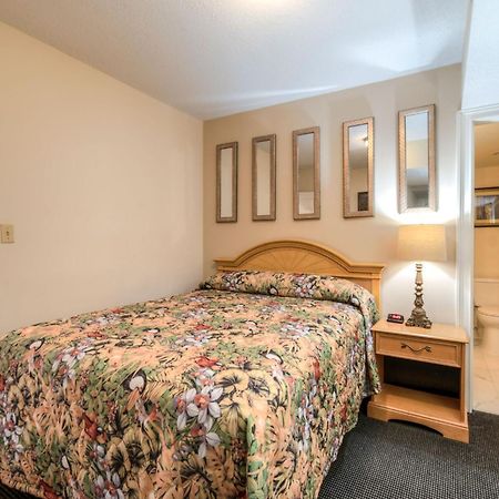 Kingfisher Inn Garden City Екстериор снимка