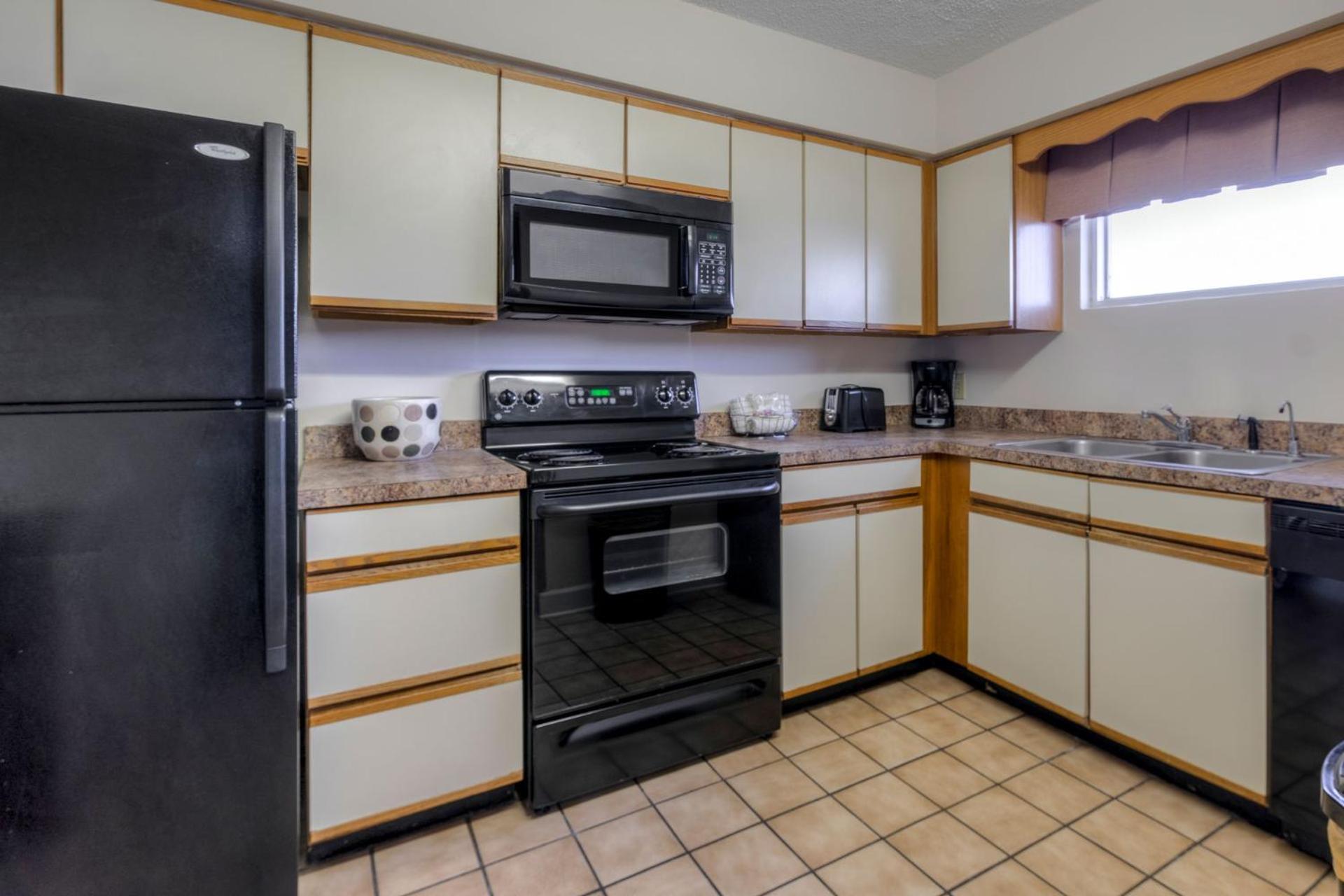 Kingfisher Inn Garden City Екстериор снимка
