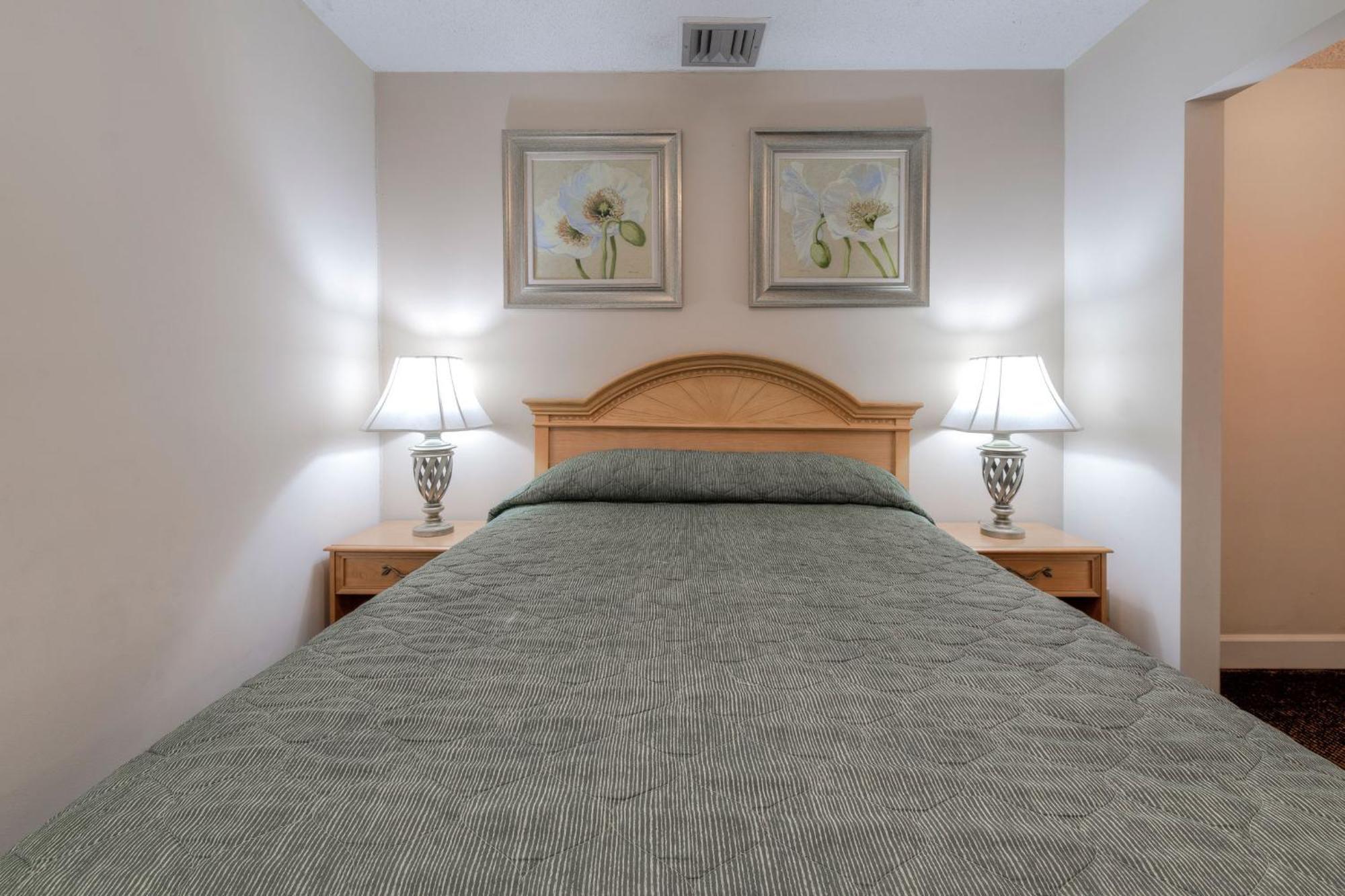 Kingfisher Inn Garden City Екстериор снимка